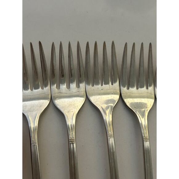 Set of 8 Court International Silverplate Sovereign Pattern Salad Forks Vintage - Picture 4 of 7